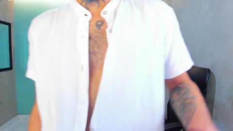 Snapshot of jharol_cardona chatting on January 8, 1:21 am Jharol online show from January 8, 1:21 am