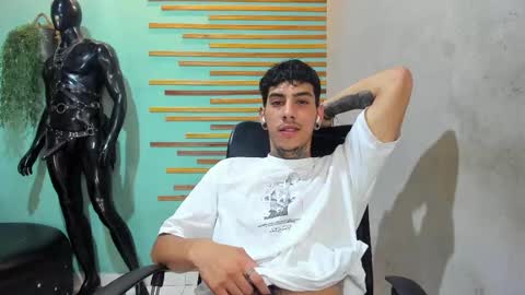 Snapshot of jharol_cardona chatting on March 8, 7:09 pm Jharol online show from March 8, 7:09 pm