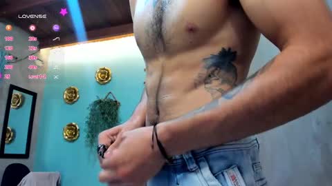 Snapshot of jharol_cardona chatting on September 15, 1:16 am Jharol online show from September 15, 1:16 am
