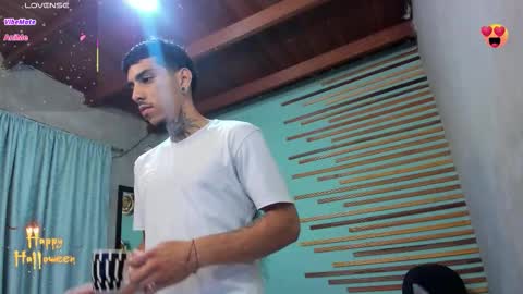 Snapshot of jharol_cardona chatting on October 18, 1:19 am Jharol online show from October 18, 1:19 am