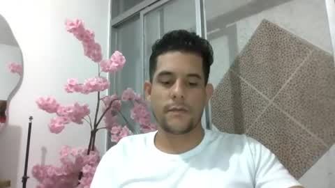 Snapshot of jhavi_01 chatting on July 31, 5:51 am jhavi_01 online show from July 31, 5:51 am