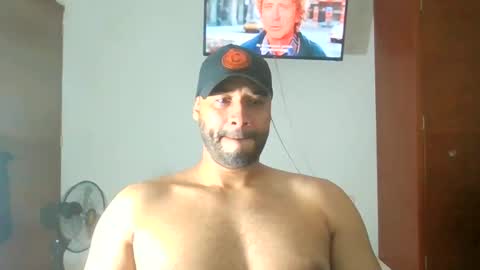 En moreno online show from December 13, 8:25 pm