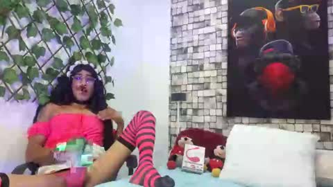 Snapshot of jhoanasexi_211 chatting on December 4, 11:30 am jhoanasexi 211 online show from December 4, 11:30 am