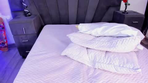 jhoanleandro online show from February 23, 7:11 am