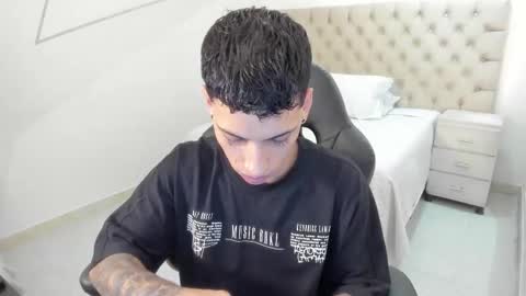 jhoanleandro online show from September 23, 5:32 am