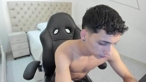 jhoanleandro online show from September 27, 4:28 am