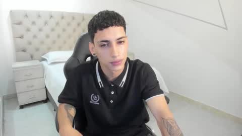 jhoanleandro online show from October 2, 4:41 am