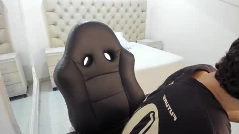 jhoanleandro online show from November 2, 4:59 am