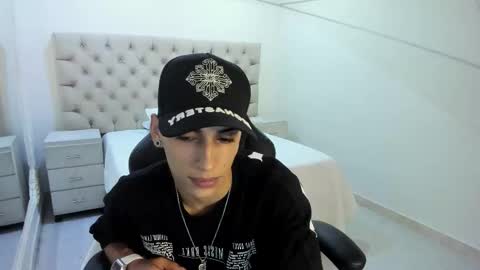 jhoanleandro online show from February 1, 6:12 am