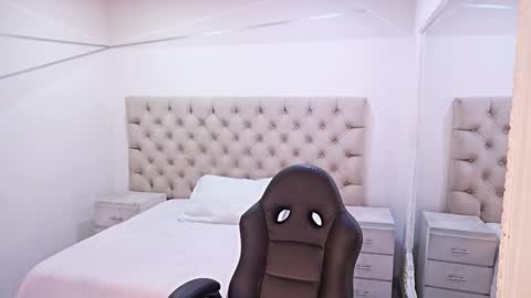 jhoanleandro online show from March 3, 4:40 am