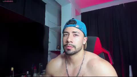 Snapshot of jhojansthetics chatting on August 10, 1:42 am Jhojan Strong online show from August 10, 1:42 am