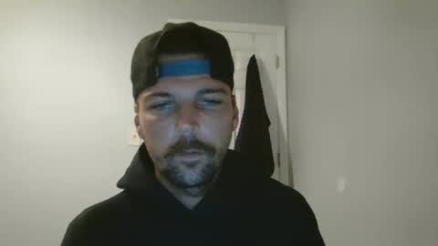 jholls online show from November 4, 9:03 pm