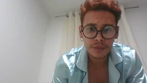 Snapshot of jhon_gourmet55 chatting on October 21, 10:43 pm jhon_gourmet55 online show from October 21, 10:43 pm