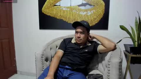 jhonatan_morales_s online show from October 19, 1:28 am