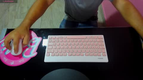 Snapshot of jhonatan_morales_s chatting on March 5, 9:11 pm jhonatan_morales_s online show from March 5, 9:11 pm