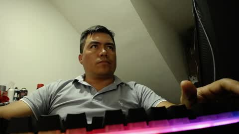 Snapshot of jhonatan_morales_s chatting on April 11, 4:28 am jhonatan_morales_s online show from April 11, 4:28 am