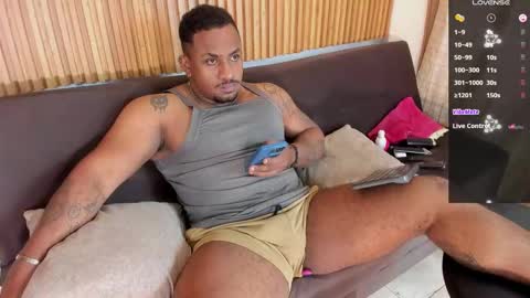 Snapshot of jhonblacke0101 chatting on February 18, 5:03 am jhon online show from February 18, 5:03 am