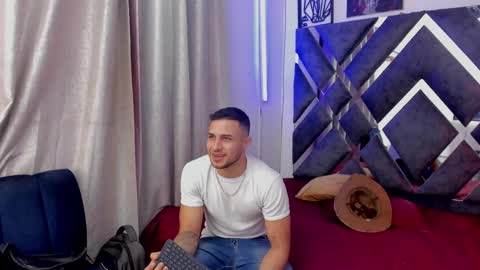 Snapshot of jhonny_flames7 chatting on March 10, 3:23 am jhonny online show from March 10, 3:23 am