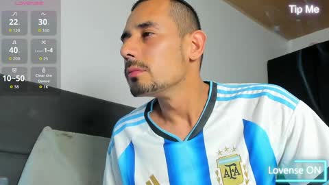 Jhony Alzate online show from April 1, 1:39 am