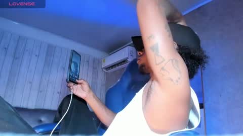 Snapshot of jhonymiller chatting on May 5, 8:50 pm jhonymiller online show from May 5, 8:50 pm