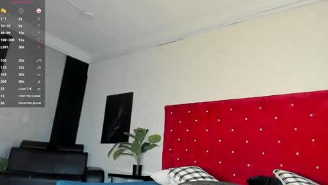Snapshot of jhonymiller chatting on May 24, 8:36 pm jhonymiller online show from May 24, 8:36 pm