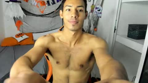 jhosep_hamilton online show from October 18, 7:03 pm