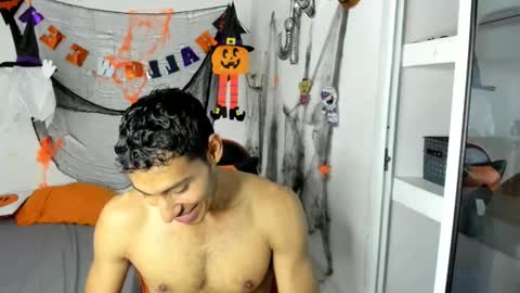 jhosep_hamilton online show from October 19, 7:03 pm