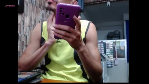 Snapshot of jhosuamoore2 chatting on May 28, 11:40 am jhosuamoore2 online show from May 28, 11:40 am