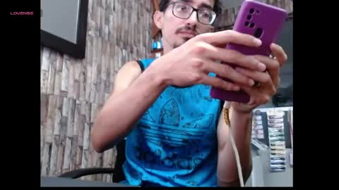 Snapshot of jhosuamoore2 chatting on May 31, 11:28 am jhosuamoore2 online show from May 31, 11:28 am