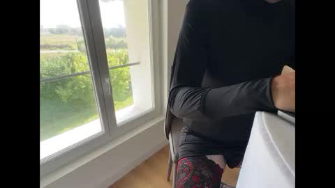 jhtrav34 online show from September 20, 8:04 am