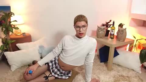 Jhuan Nhez online show from October 20, 11:10 am