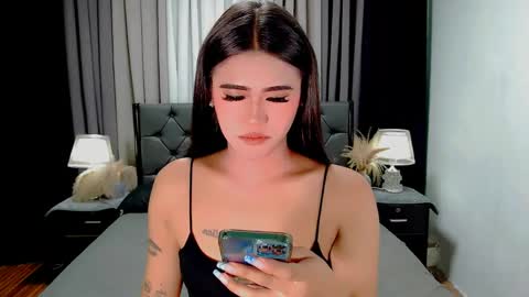 Snapshot of jhulianagrey chatting on April 16, 1:17 am julie online show from April 16, 1:17 am