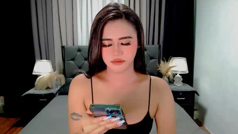 Snapshot of jhulianagrey chatting on April 21, 12:23 am julie online show from April 21, 12:23 am