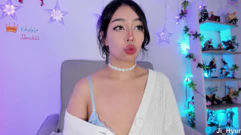 Ji  online show from November 7, 11:49 pm