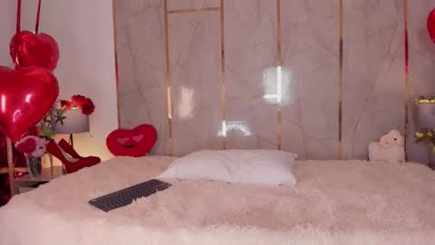 Snapshot of jiggly_ chatting on February 6, 5:23 am Jiggly online show from February 6, 5:23 am