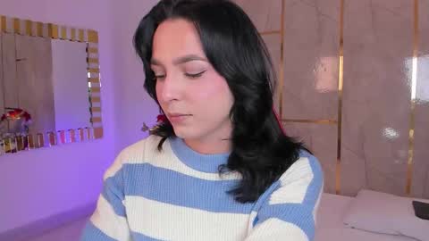 Snapshot of jiggly_ chatting on February 24, 4:43 am Jiggly online show from February 24, 4:43 am