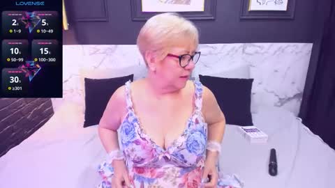 Jill  online show from November 20, 9:25 pm