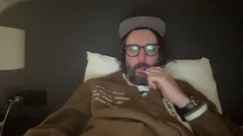 Snapshot of jimboo400 chatting on December 5, 9:17 pm jimboo400 online show from December 5, 9:17 pm