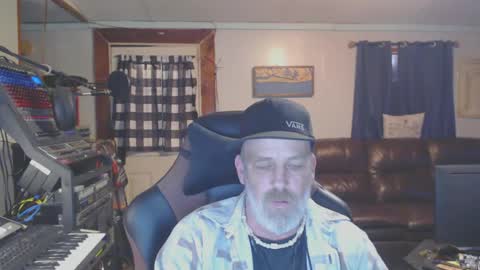 Snapshot of jimdachin420 chatting on March 5, 12:49 am jimmy mac online show from March 5, 12:49 am