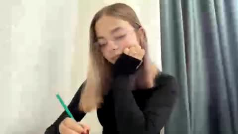 Steff online show from October 17, 7:33 am