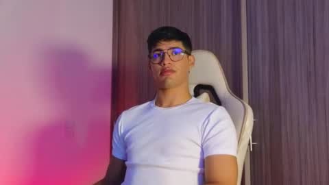 Jimmy Leeh online show from October 2, 10:28 pm