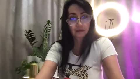 Snapshot of jinaluv chatting on May 16, 3:22 pm jinaluv online show from May 16, 3:22 pm