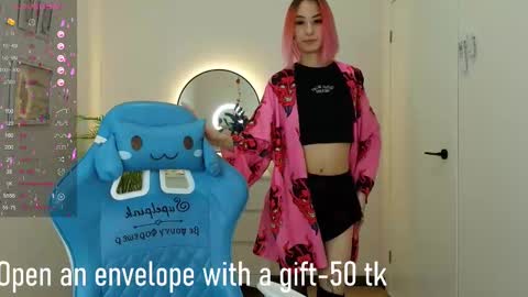 Snapshot of jinx_boom chatting on February 12, 8:06 am jinx_boom online show from February 12, 8:06 am