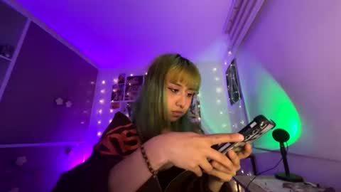 Snapshot of jinxxx_08 chatting on July 1, 3:19 am Minaa online show from July 1, 3:19 am