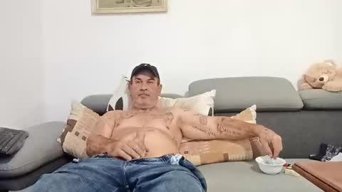 jirkasoukr online show from November 12, 12:27 pm