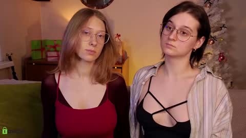 Hey Guys We are Julia ginger  Tina brunette online show from December 19, 3:52 pm