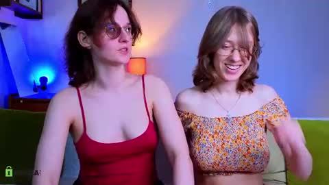 Snapshot of jitoon_exe chatting on July 7, 5:17 pm Hey Guys We are Julia ginger Tina brunette online show from July 7, 5:17 pm
