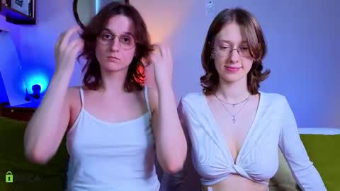 Snapshot of jitoon_exe chatting on July 8, 6:01 pm Hey Guys We are Julia ginger Tina brunette online show from July 8, 6:01 pm