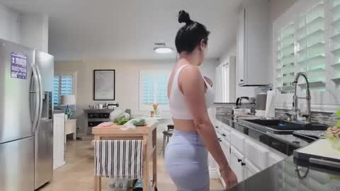 Snapshot of jiwon4u chatting on September 13, 12:21 am Jiwon online show from September 13, 12:21 am