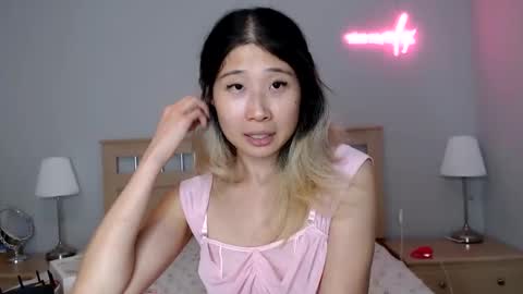 Jiwoo online show from October 13, 8:03 am